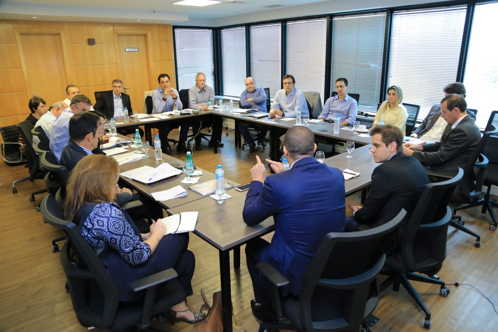 ABAAS Realiza Primeira Mesa Redonda Fornecedores E Recebe